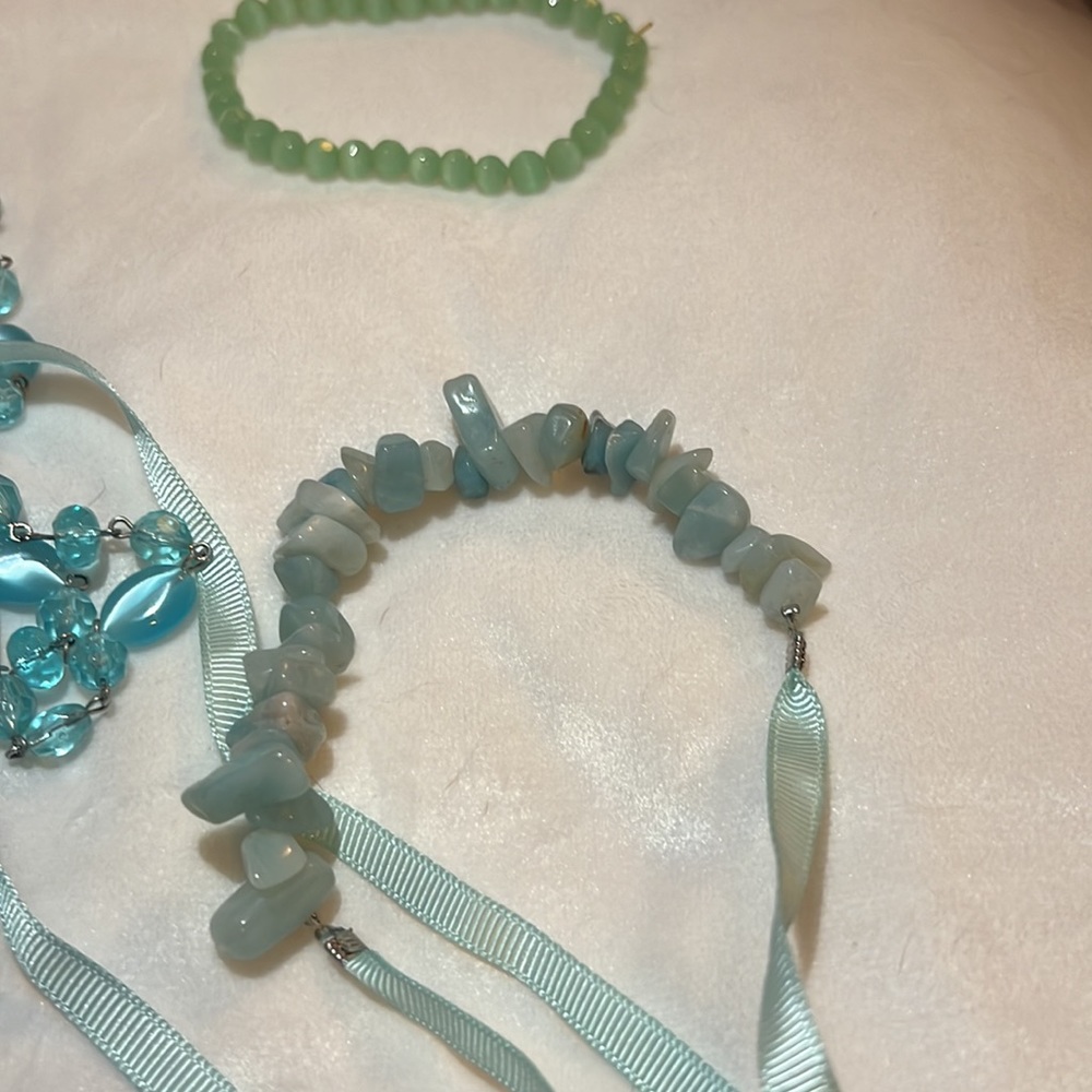 Turquoise Necklaces and Bracelet - Picture 6 of 6